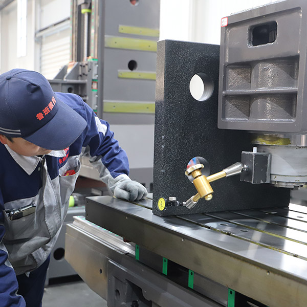 Working principle of vertical machining center